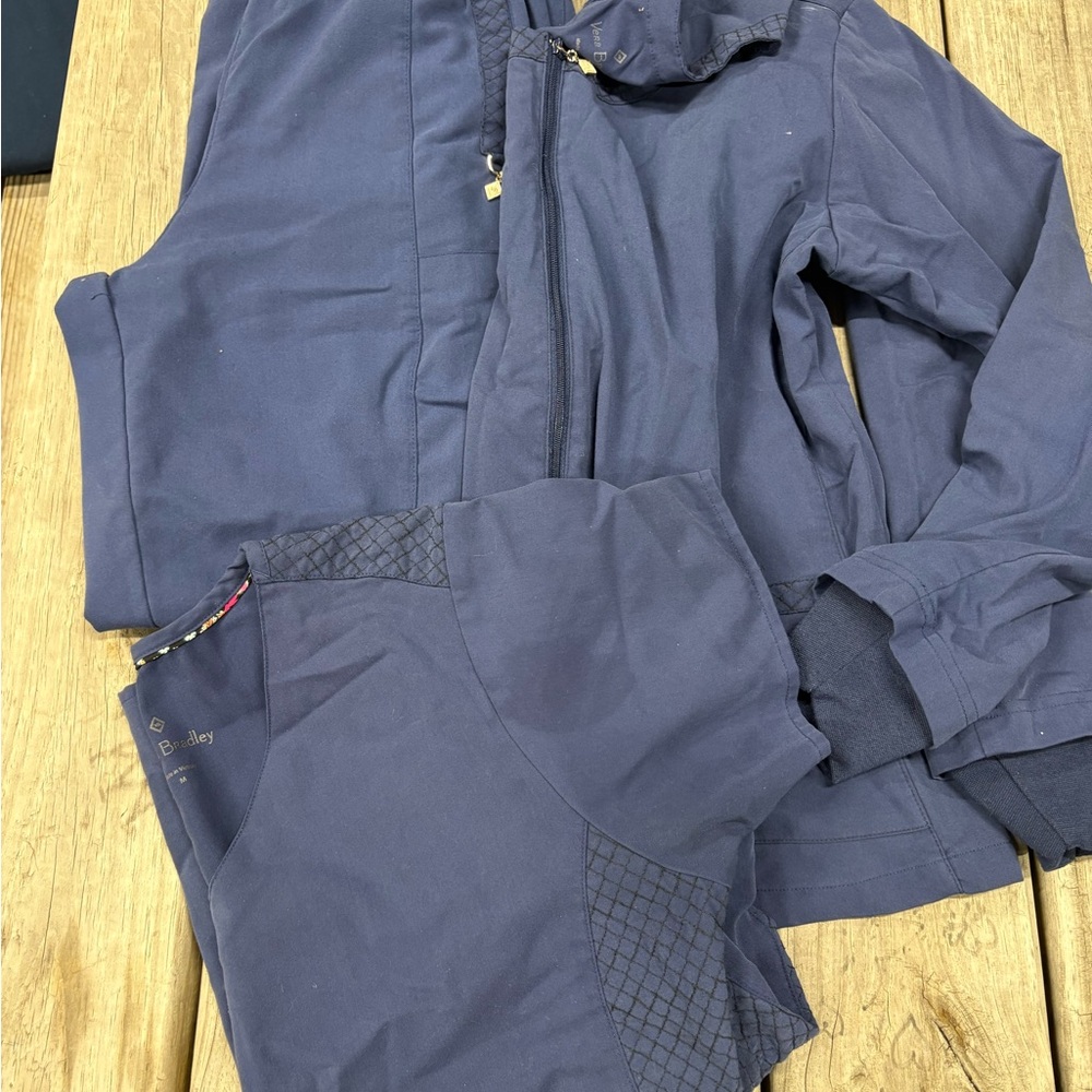 Very Bradley Navy Blue scrub Set medium